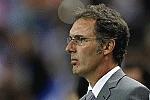 Bại trận xấu hổ, Laurent Blanc vẫn 